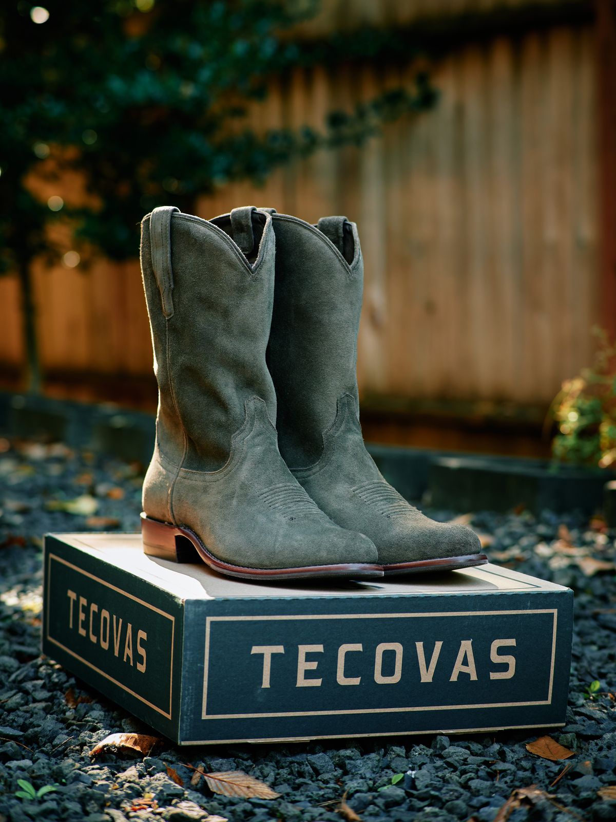 Photo by switch on September 30, 2025 of the Tecovas The Johnny in Deerskin Roughout.