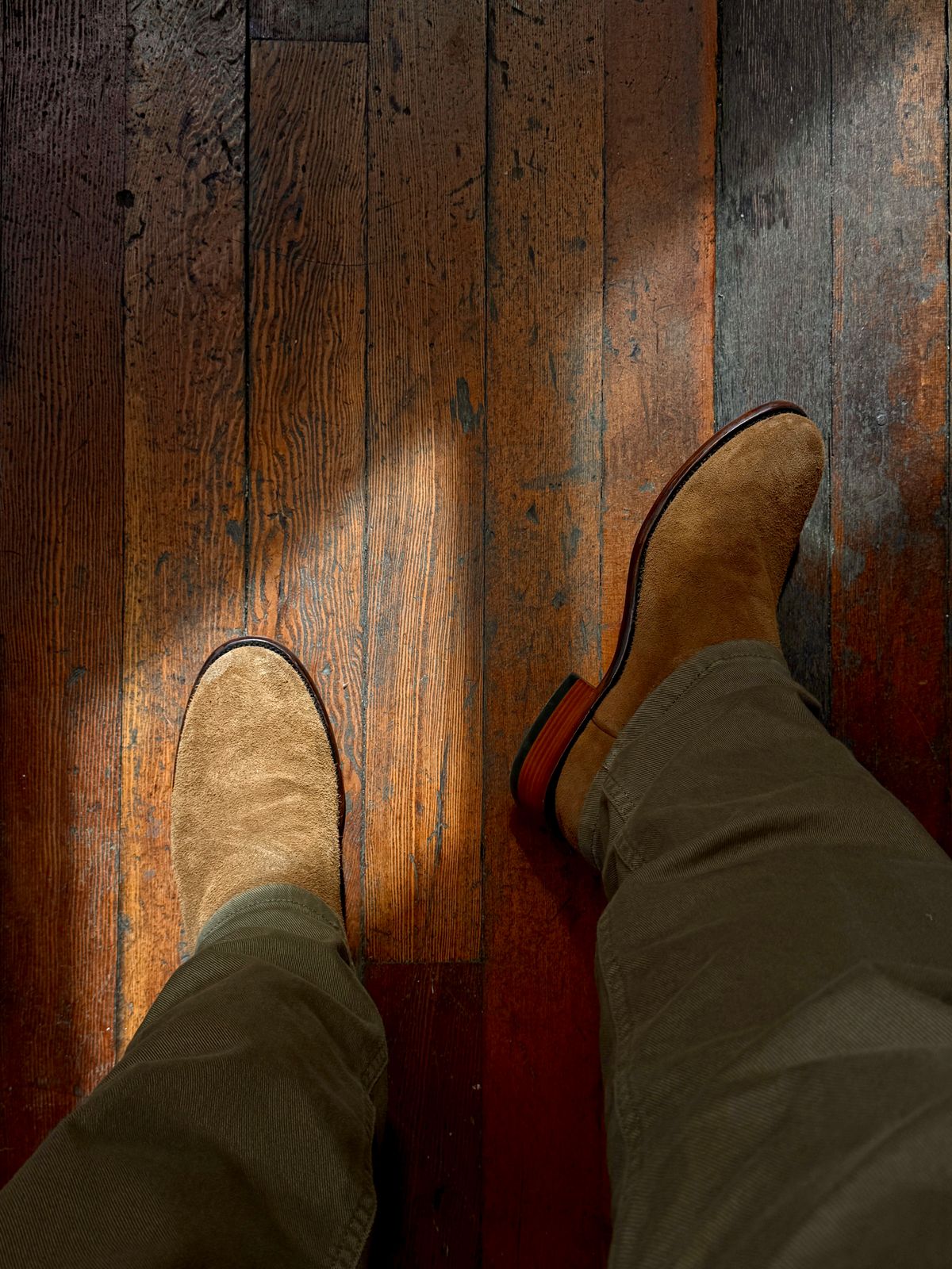 Photo by switch on August 21, 2024 of the Ariat Bench Made Clanton in Oiled Tan Roughout.