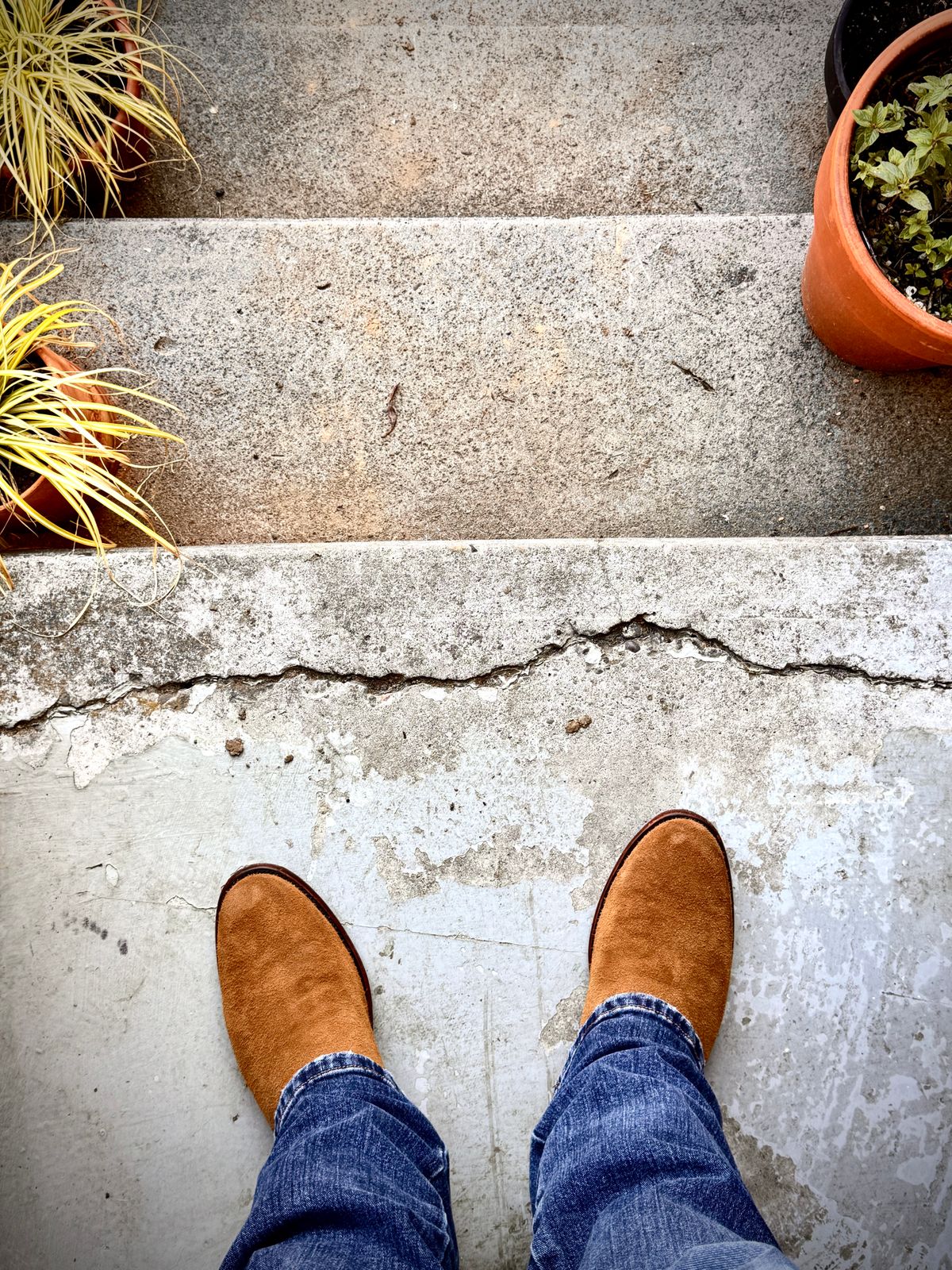 Photo by switch on September 21, 2024 of the Ariat Bench Made Clanton in Oiled Tan Roughout.