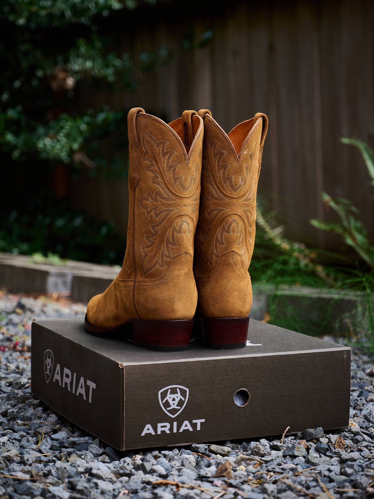Photo by switch on August 20, 2024 of the Ariat Bench Made James in Oiled Tan Roughout.