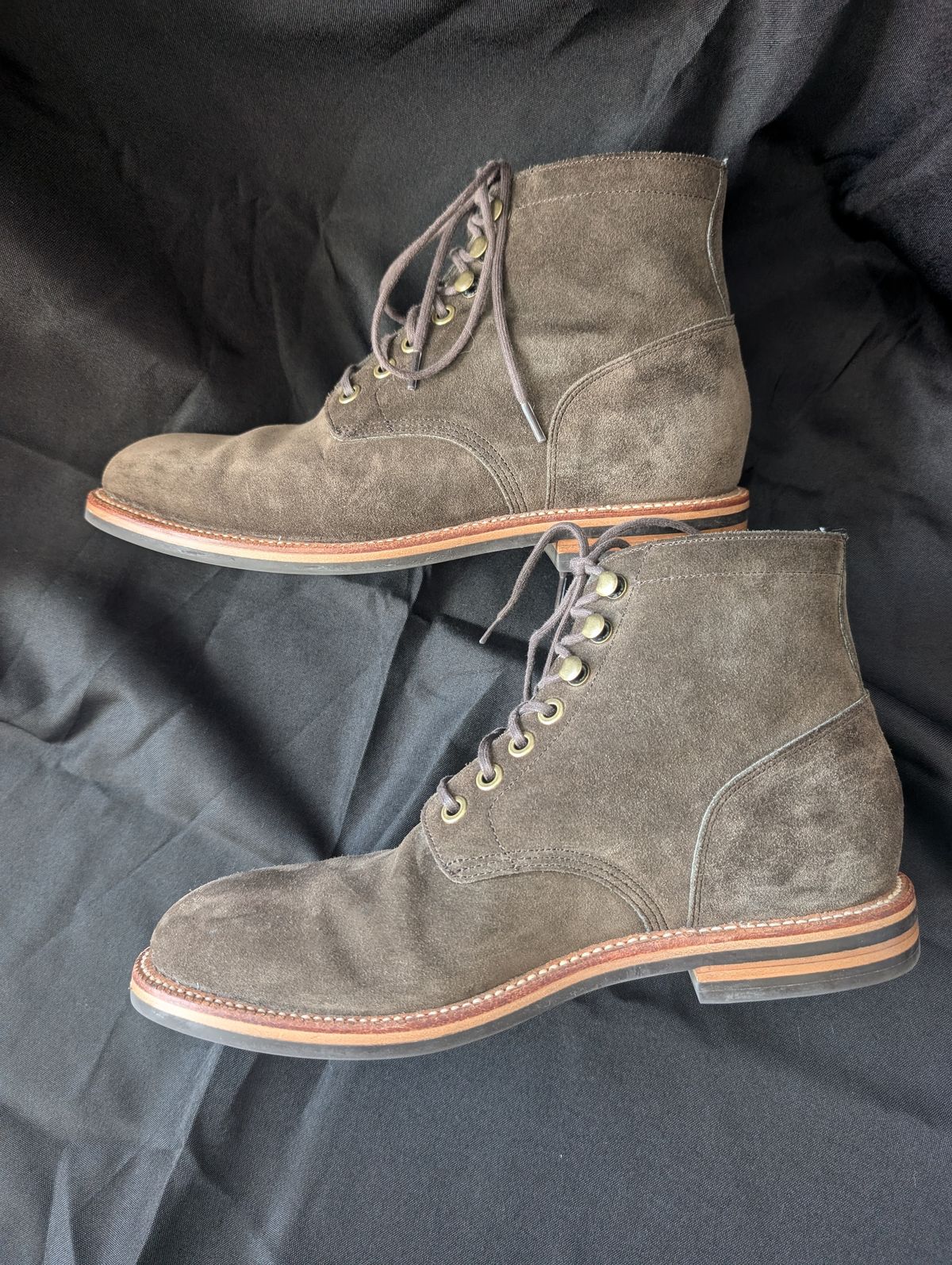 Photo by li.40 on November 4, 2024 of the Grant Stone Diesel Boot in C.F. Stead Loden Janus Calf Suede.