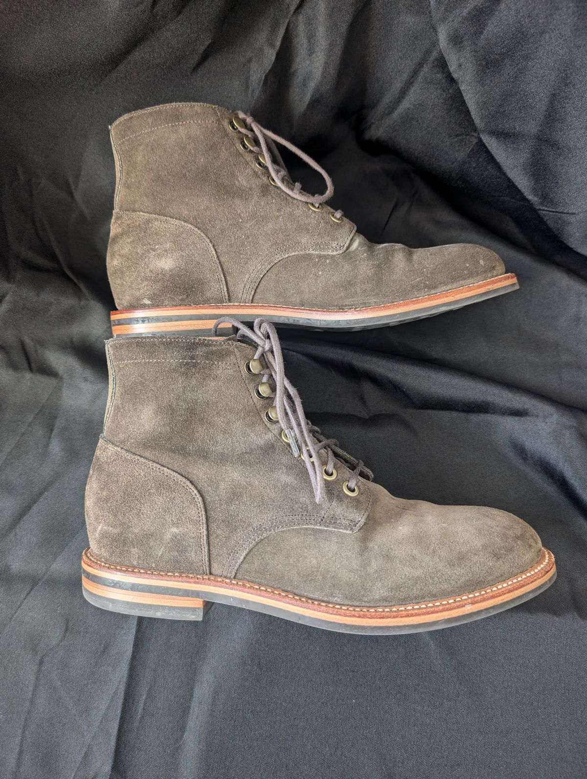 Photo by li.40 on November 4, 2024 of the Grant Stone Diesel Boot in C.F. Stead Loden Janus Calf Suede.