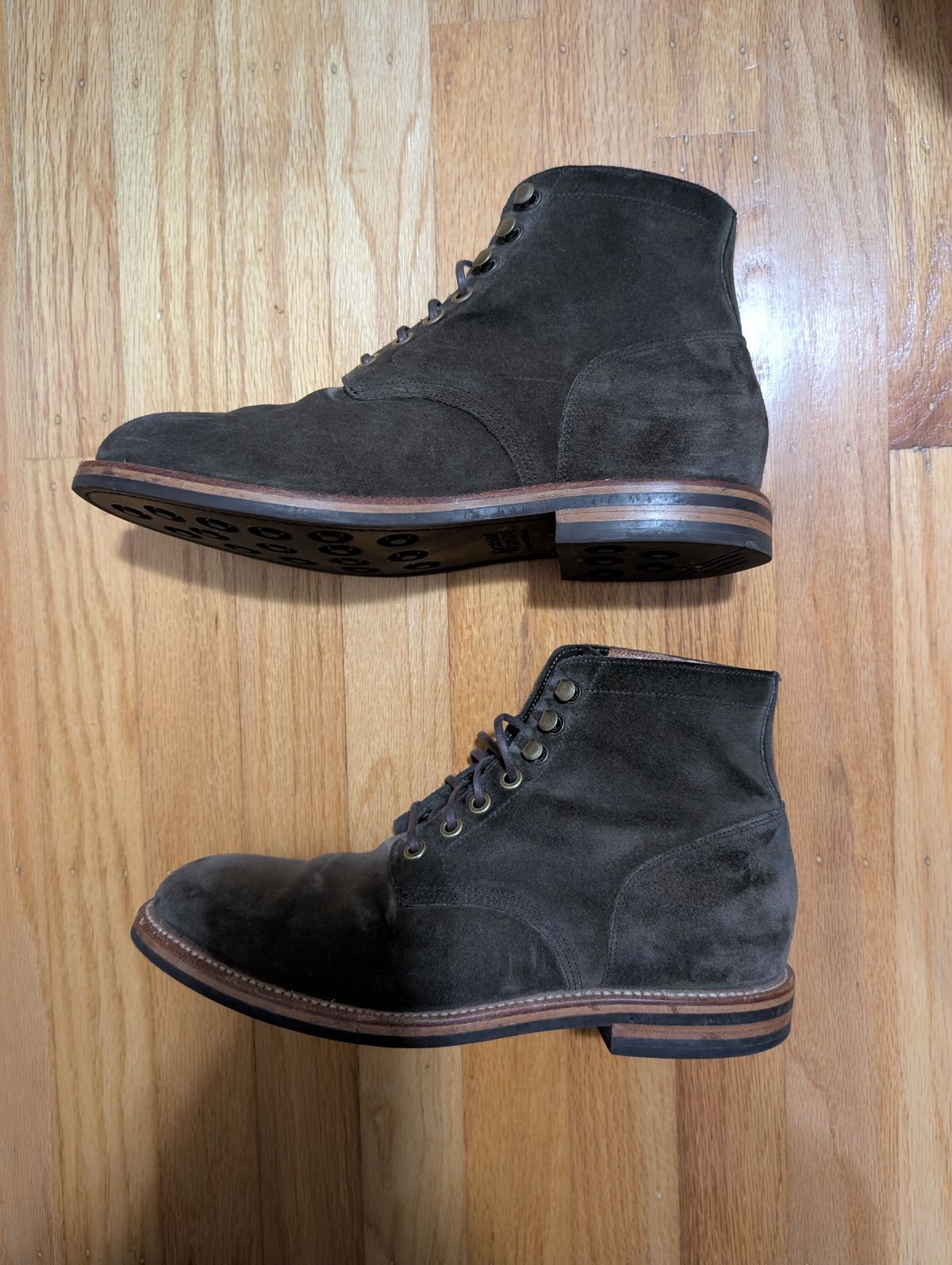 Photo by li.40 on January 6, 2025 of the Grant Stone Diesel Boot in C.F. Stead Loden Janus Calf Suede.