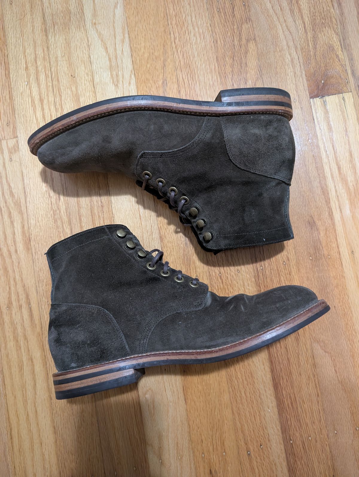 Photo by li.40 on January 6, 2025 of the Grant Stone Diesel Boot in C.F. Stead Loden Janus Calf Suede.