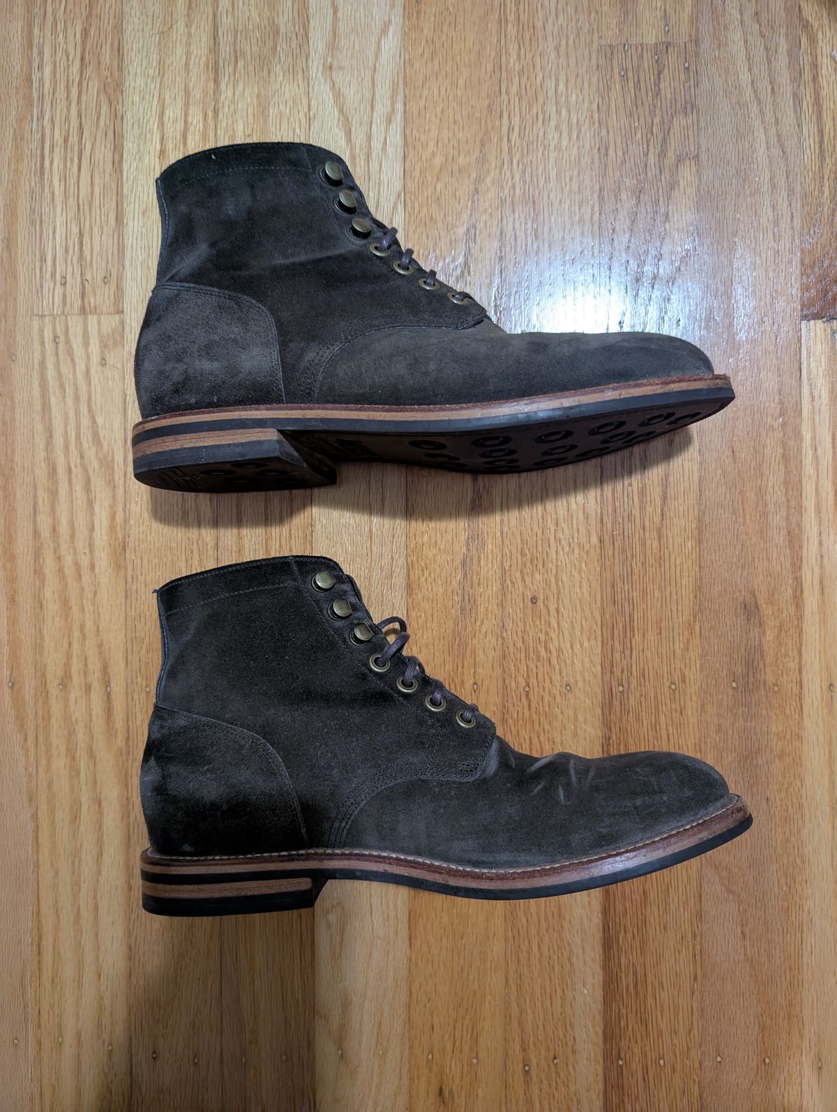 Photo by li.40 on January 6, 2025 of the Grant Stone Diesel Boot in C.F. Stead Loden Janus Calf Suede.