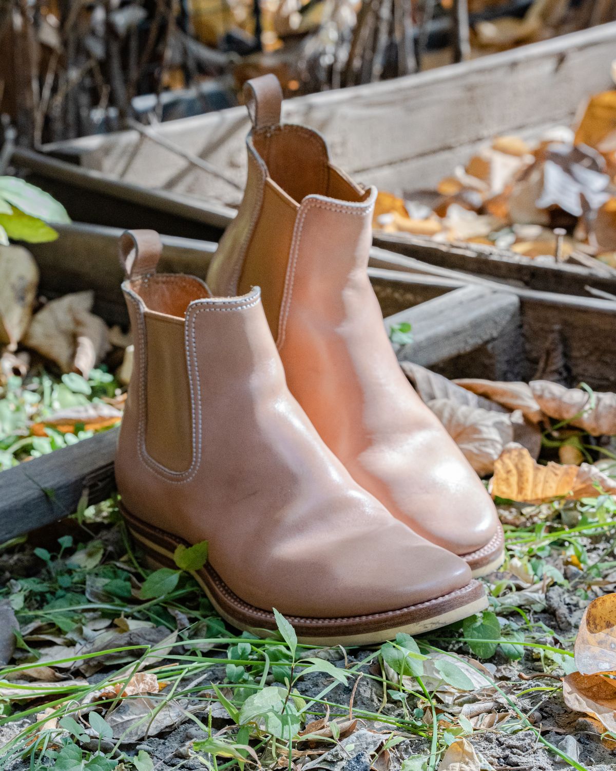 Photo by boot_gazer on November 5, 2022 of the Flame Panda Wholecut Chelsea in Tochigi Natural Cowhide.
