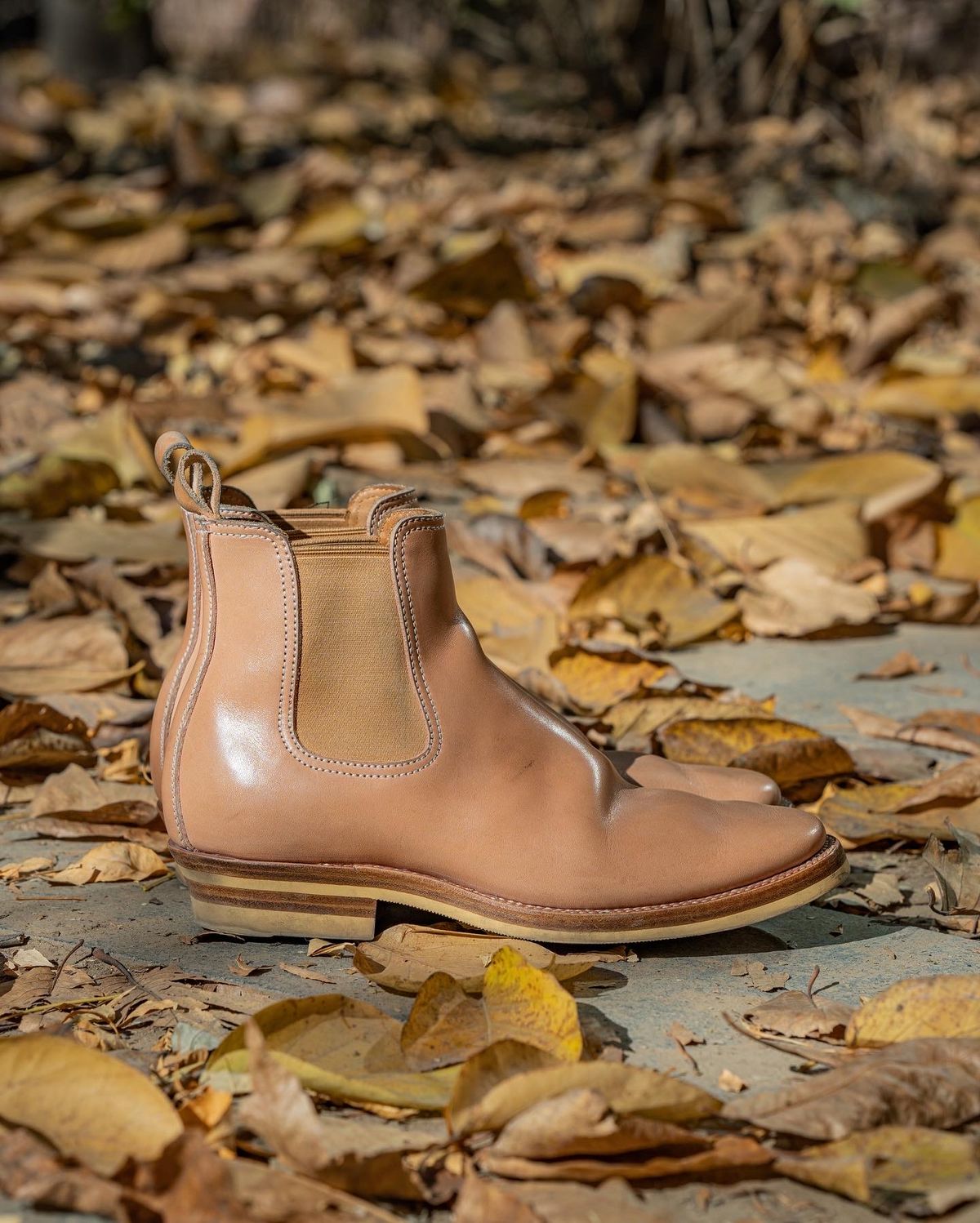 Photo by boot_gazer on November 5, 2022 of the Flame Panda Wholecut Chelsea in Tochigi Natural Cowhide.