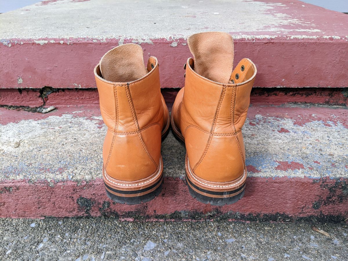 Photo by wear.journey on January 3, 2023 of the Grant Stone Brass Boot in Horween Tan Essex.