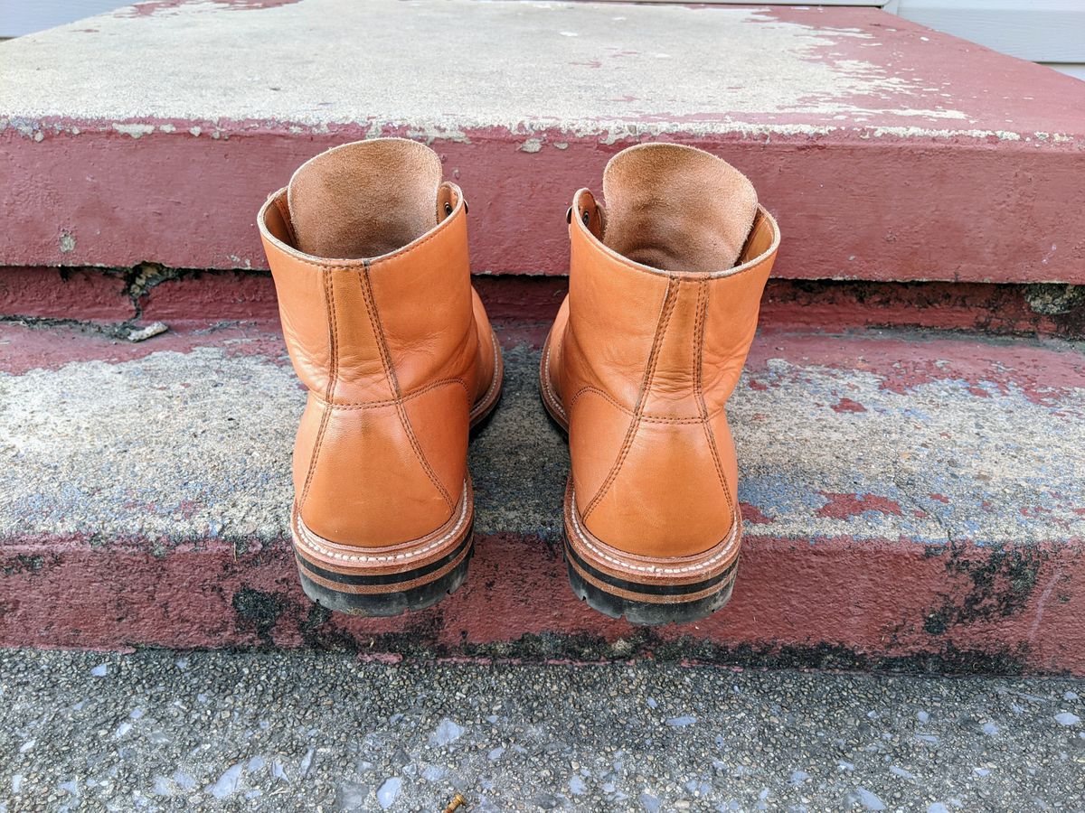 Photo by wear.journey on February 5, 2023 of the Grant Stone Brass Boot in Horween Tan Essex.