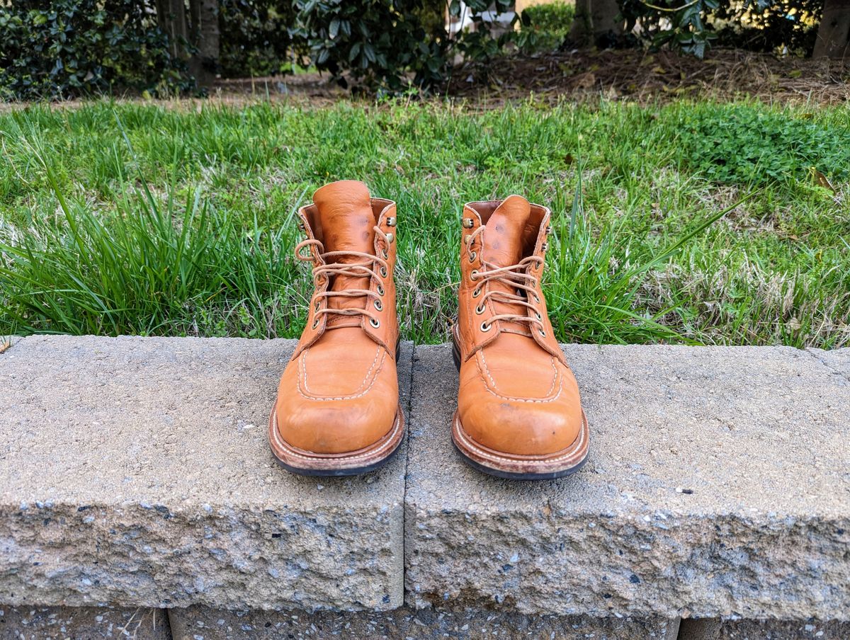 Photo by wear.journey on April 2, 2023 of the Grant Stone Brass Boot in Horween Tan Essex.