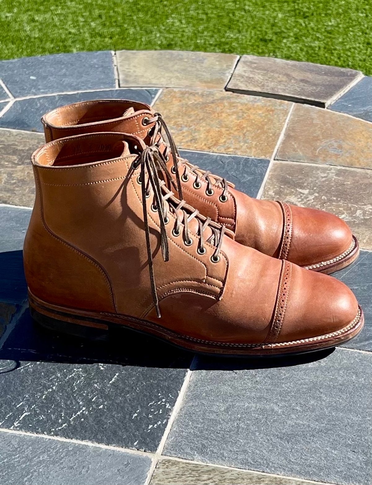 Photo by darrellgillette on February 4, 2024 of the Viberg Service Boot BCT in Horween Natural Crust Double Cordovan.