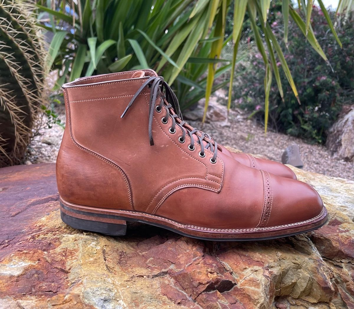 Photo by darrellgillette on April 5, 2024 of the Viberg Service Boot BCT in Horween Natural Crust Double Cordovan.