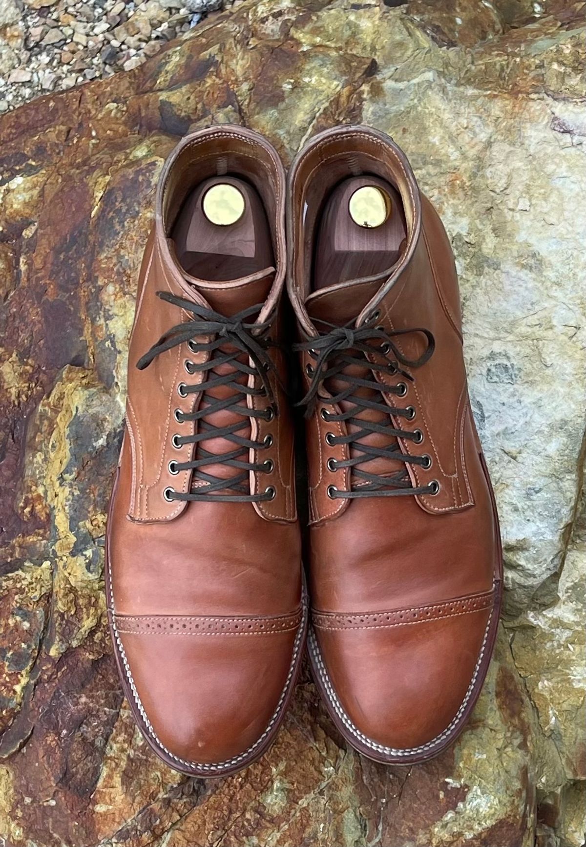 Photo by darrellgillette on April 5, 2024 of the Viberg Service Boot BCT in Horween Natural Crust Double Cordovan.