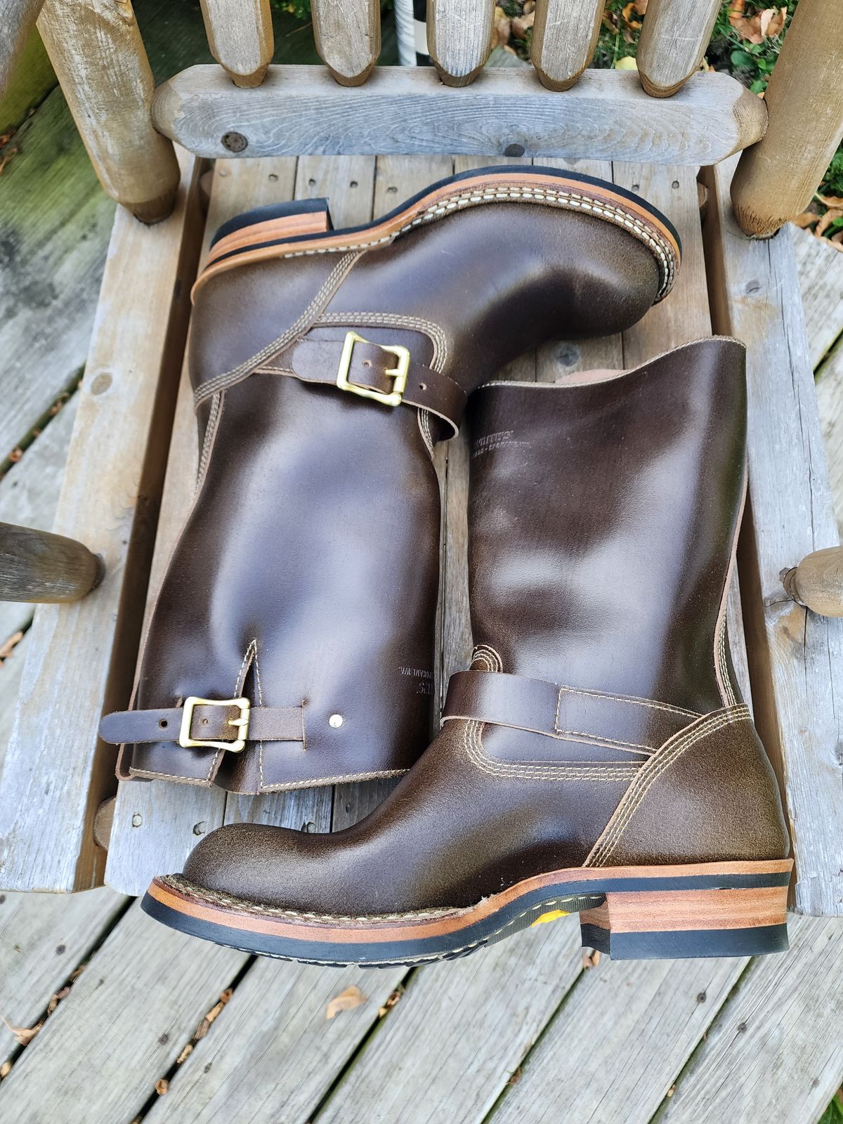 Photo by Colonel_Jiggles on October 5, 2023 of the White's Nomad Engineer Boots in Horween Olive Waxed Flesh.