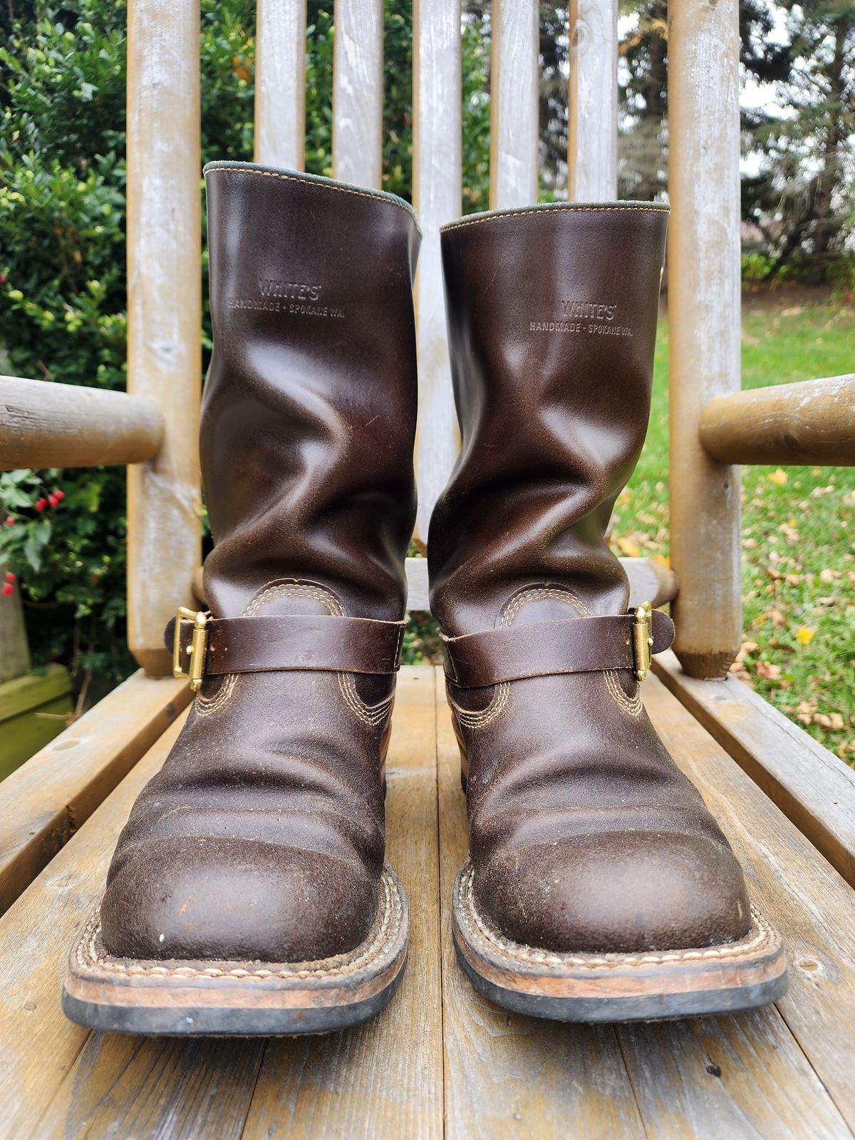 Photo by Colonel_Jiggles on November 1, 2023 of the White's Nomad Engineer Boots in Horween Olive Waxed Flesh.