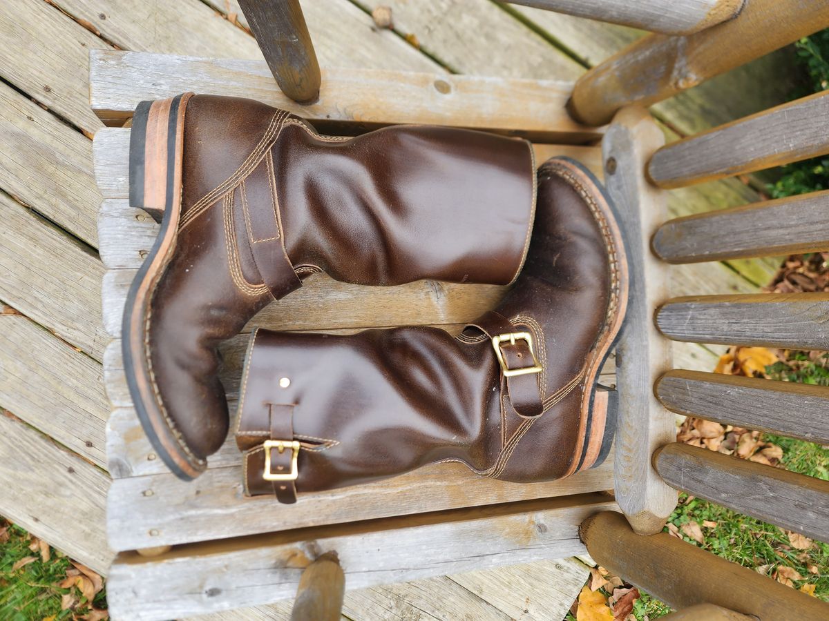 Photo by Colonel_Jiggles on November 1, 2023 of the White's Nomad Engineer Boots in Horween Olive Waxed Flesh.