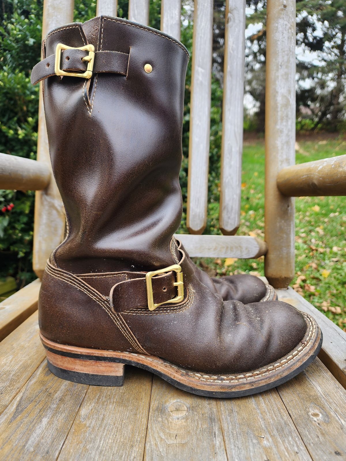 Photo by Colonel_Jiggles on November 1, 2023 of the White's Nomad Engineer Boots in Horween Olive Waxed Flesh.