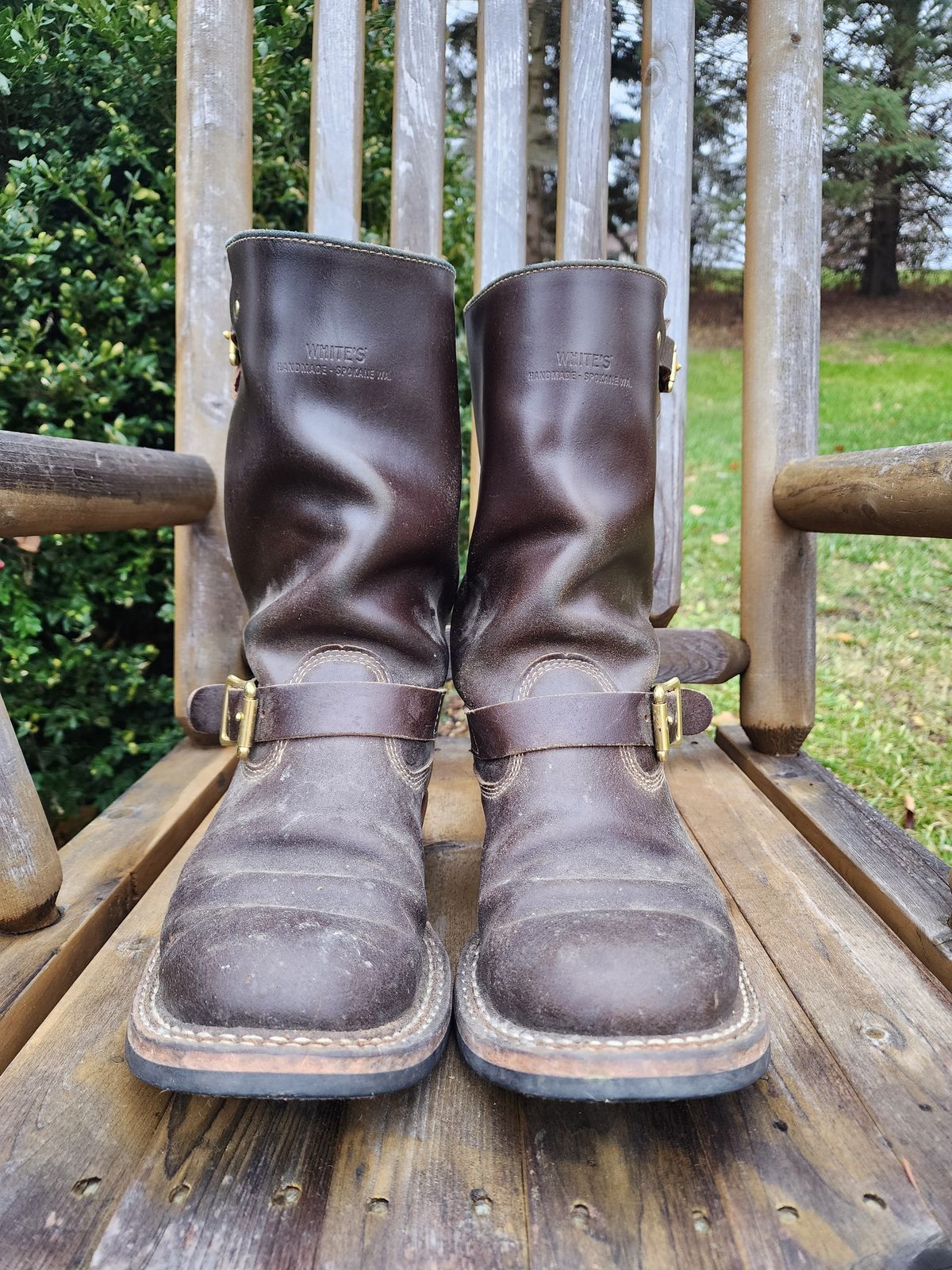 Photo by Colonel_Jiggles on December 5, 2023 of the White's Nomad Engineer Boots in Horween Olive Waxed Flesh.