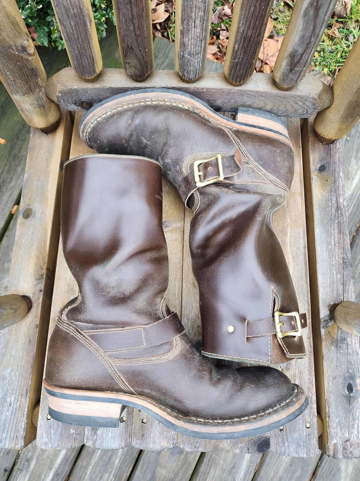 Photo by Colonel_Jiggles on December 5, 2023 of the White's Nomad Engineer Boots in Horween Olive Waxed Flesh.