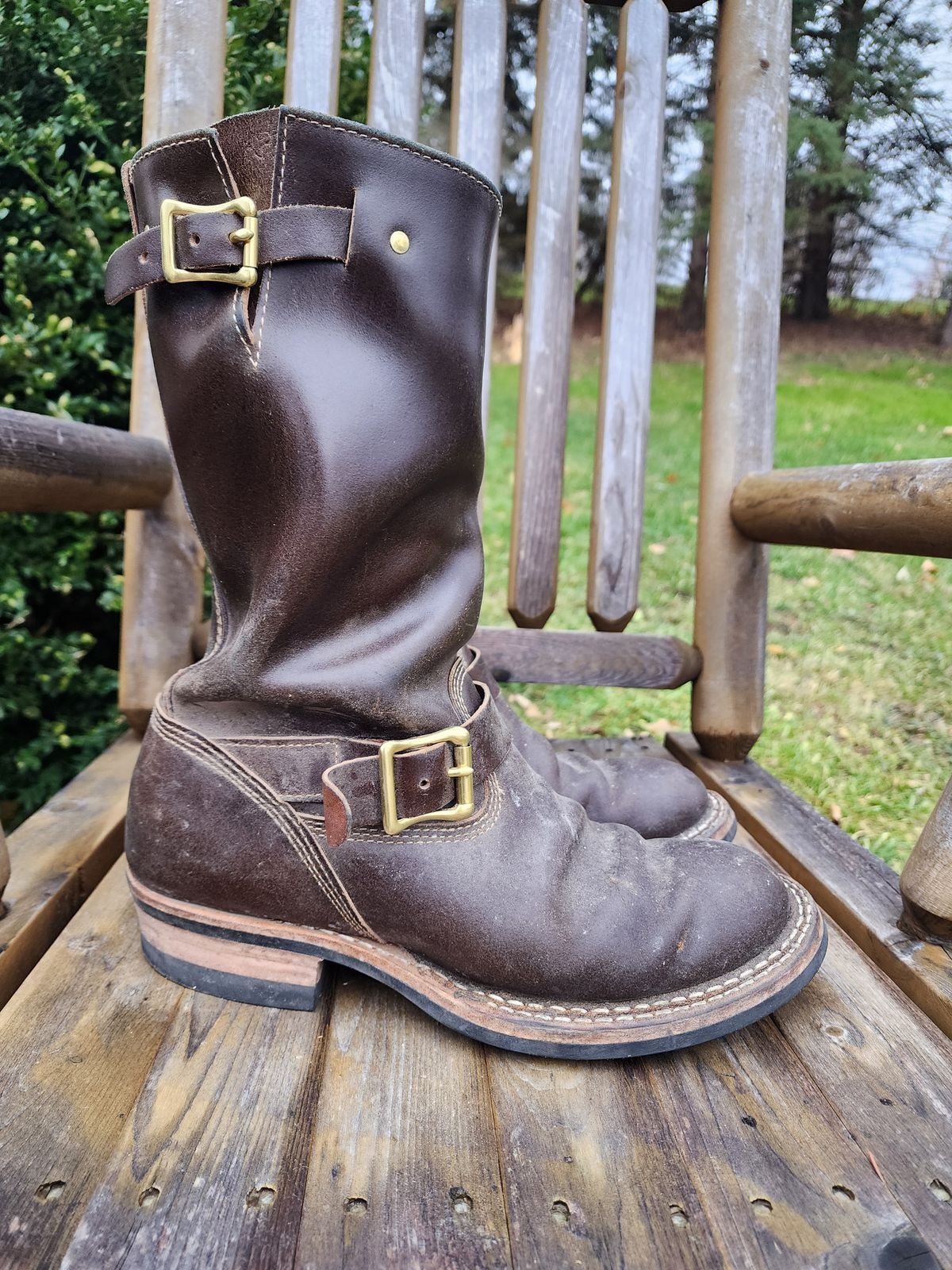 Photo by Colonel_Jiggles on December 5, 2023 of the White's Nomad Engineer Boots in Horween Olive Waxed Flesh.