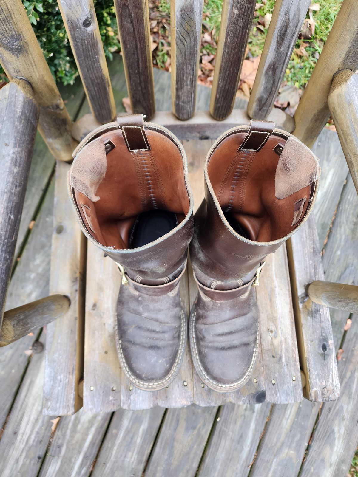 Photo by Colonel_Jiggles on December 5, 2023 of the White's Nomad Engineer Boots in Horween Olive Waxed Flesh.