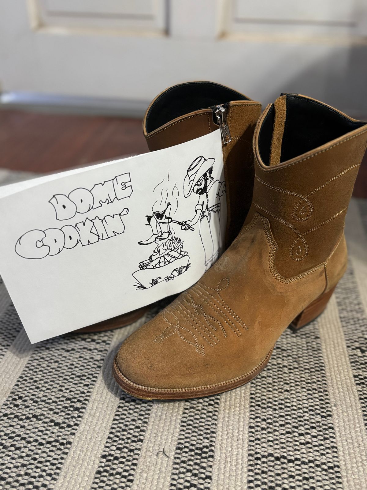 Photo by paco_dot on November 5, 2025 of the Fortis Boots Nacula Western Zipper Boots in Maryam Natural Horsebutt Roughout.