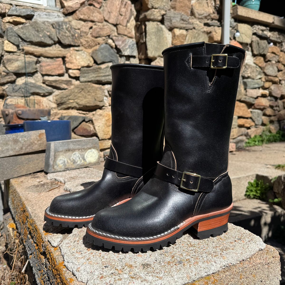Photo by zander on October 2, 2025 of the Nicks StationMaster in Horween Black Waxed Flesh.