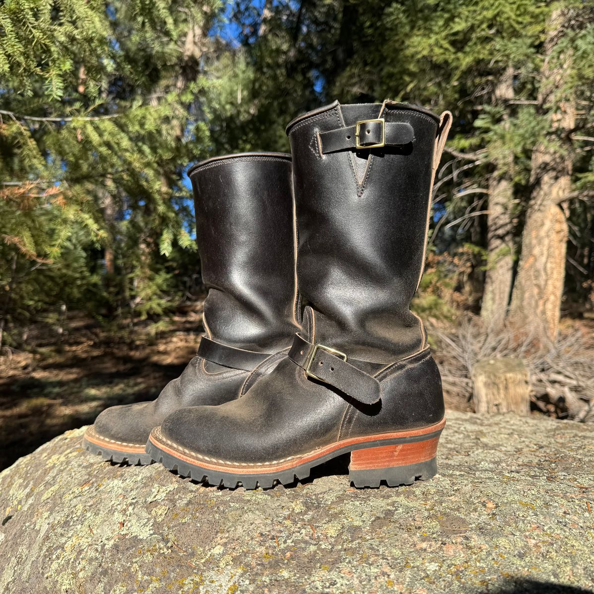 Photo by zander on November 2, 2025 of the Nicks StationMaster in Horween Black Waxed Flesh.