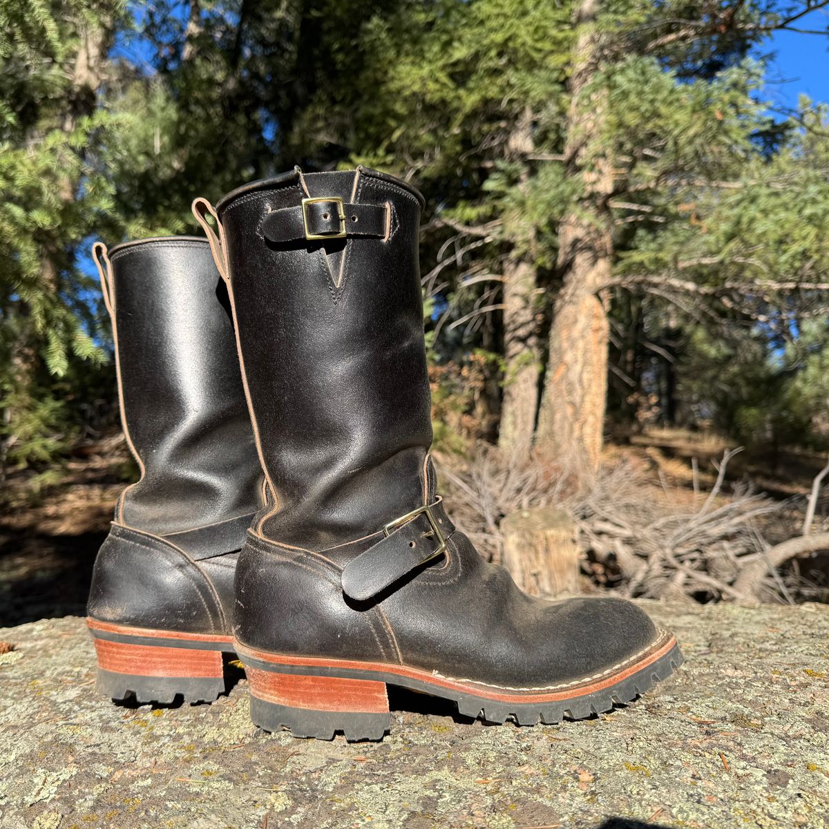 Photo by zander on November 2, 2025 of the Nicks StationMaster in Horween Black Waxed Flesh.