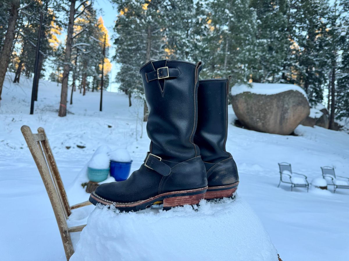 Photo by zander on December 4, 2025 of the Nicks StationMaster in Horween Black Waxed Flesh.