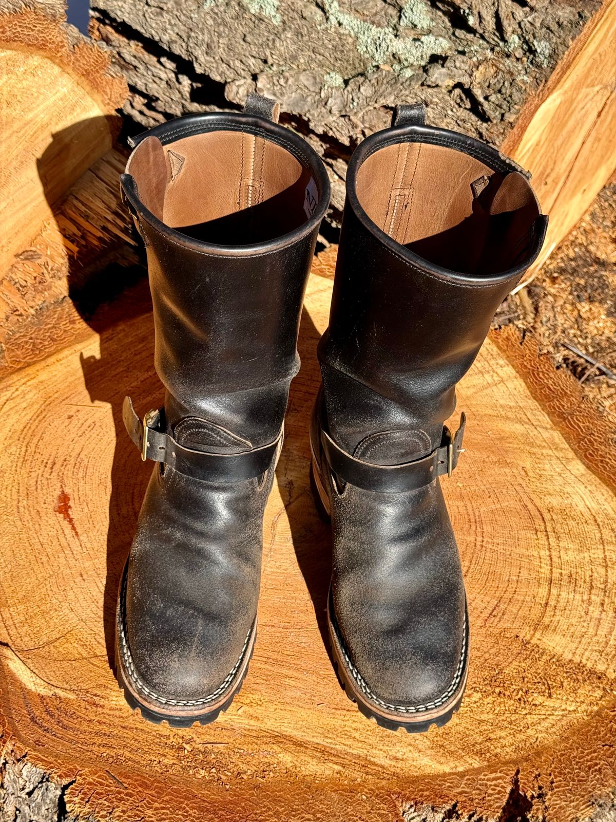 Photo by zander on February 4, 2026 of the Nicks StationMaster in Horween Black Waxed Flesh.