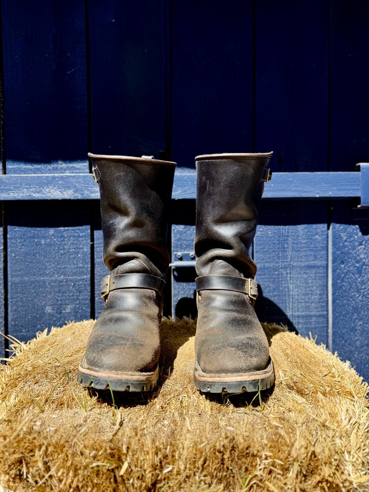 Photo by zander on April 5, 2026 of the Nicks StationMaster in Horween Black Waxed Flesh.