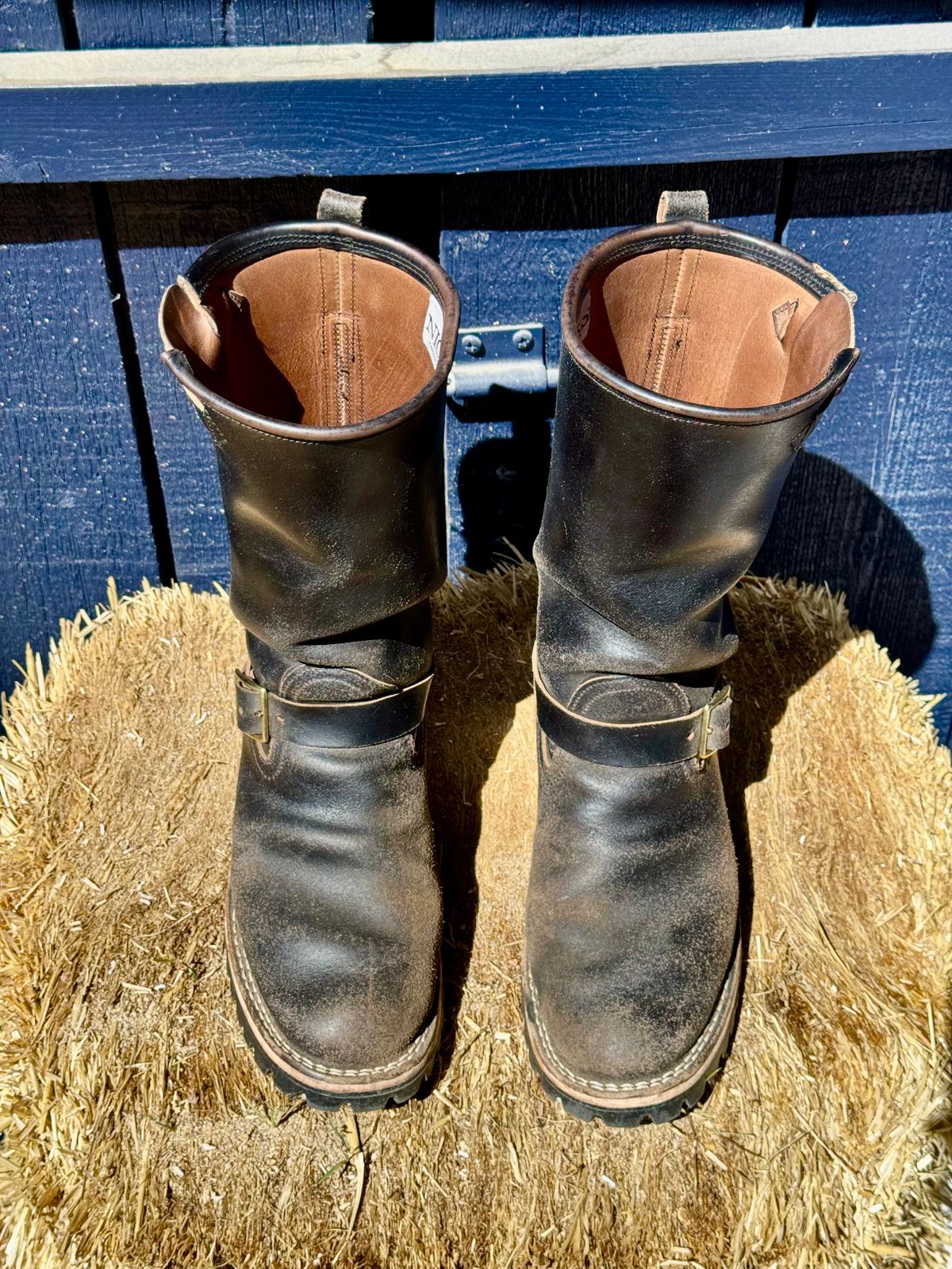 Photo by zander on April 5, 2026 of the Nicks StationMaster in Horween Black Waxed Flesh.