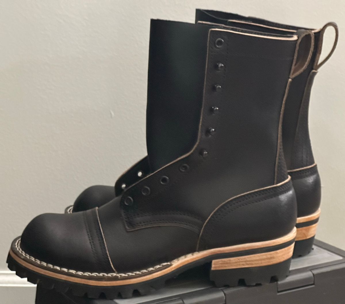 Photo by Shortstop on February 6, 2024 of the Nicks MTO in Horween Black Waxed Flesh.