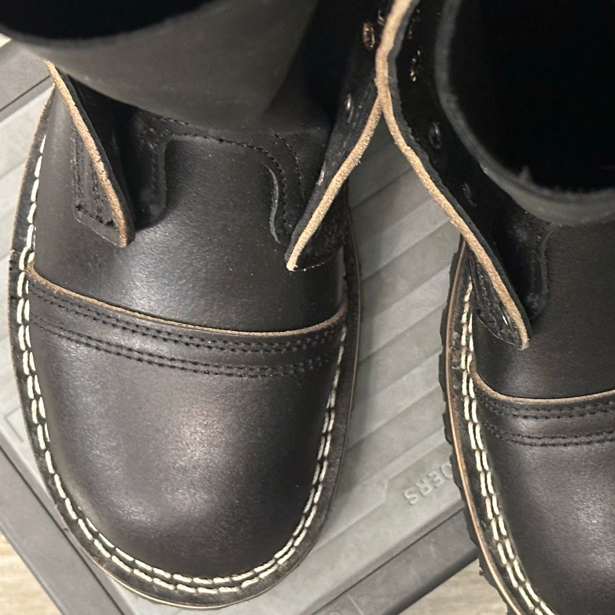 Photo by Shortstop on February 6, 2024 of the Nicks MTO in Horween Black Waxed Flesh.
