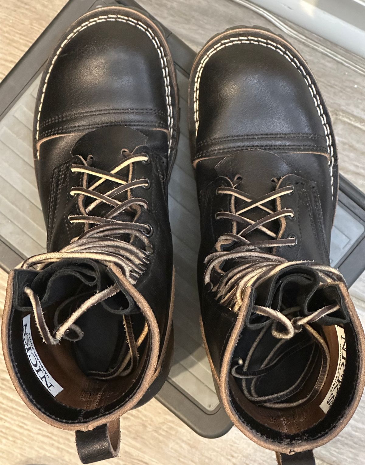 Photo by Shortstop on March 19, 2024 of the Nicks MTO in Horween Black Waxed Flesh.