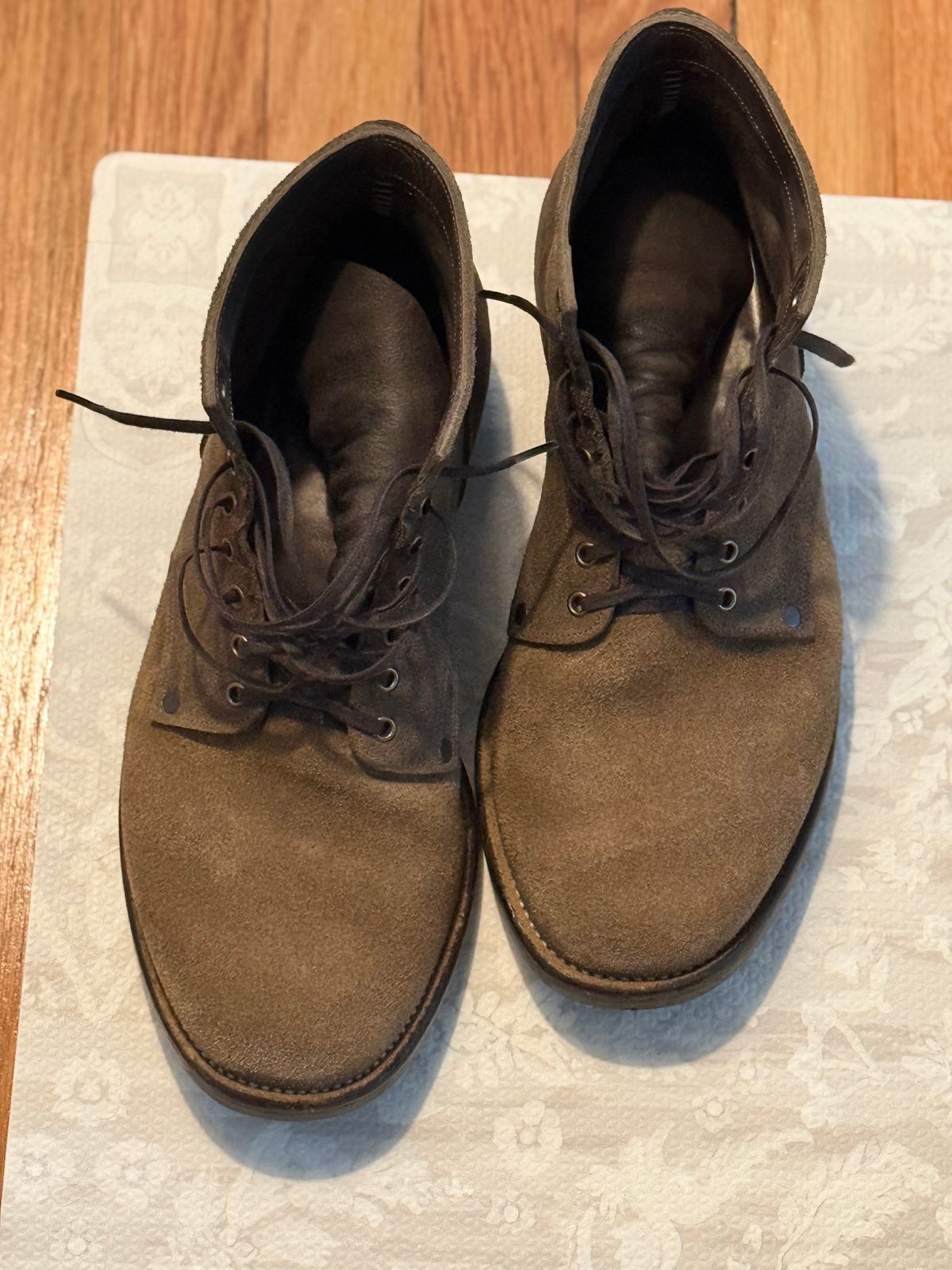 Photo by minus on November 5, 2025 of the NF Bootmaker Milton Boot in Horween Reverse Steel Predator & CF Stead Gingerbread Waxed Oasis & C.F. Stead Loden Kudu Reverse.