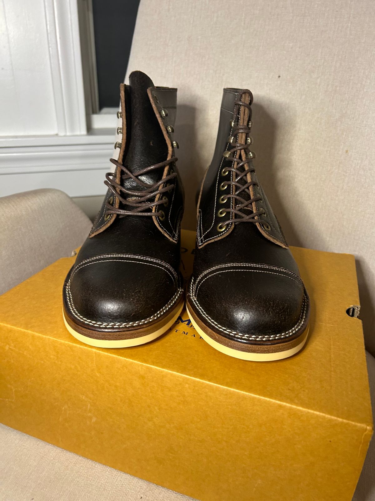 Photo by minus on October 4, 2024 of the Onderhoud SBC01 in Horween Java Waxed Flesh.