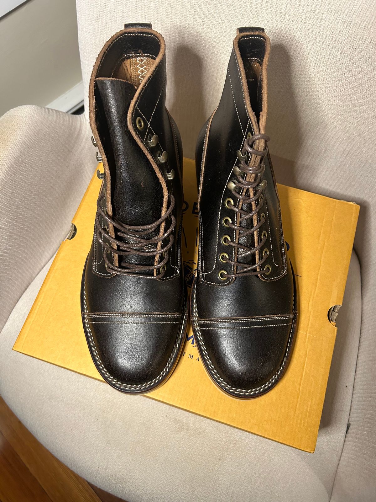Photo by minus on October 4, 2024 of the Onderhoud SBC01 in Horween Java Waxed Flesh.