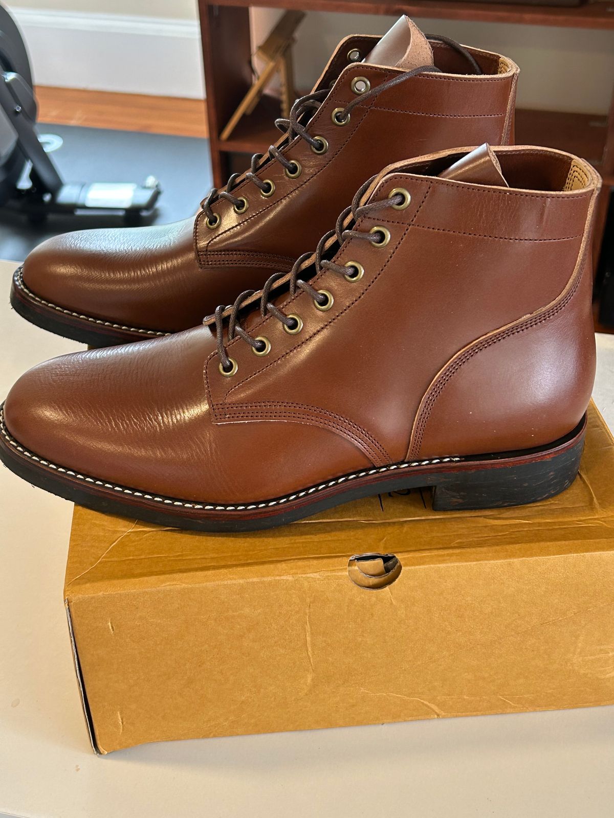 Photo by minus on October 1, 2023 of the Onderhoud SVC01 Boondocker in Wickett & Craig Conker English Bridle.