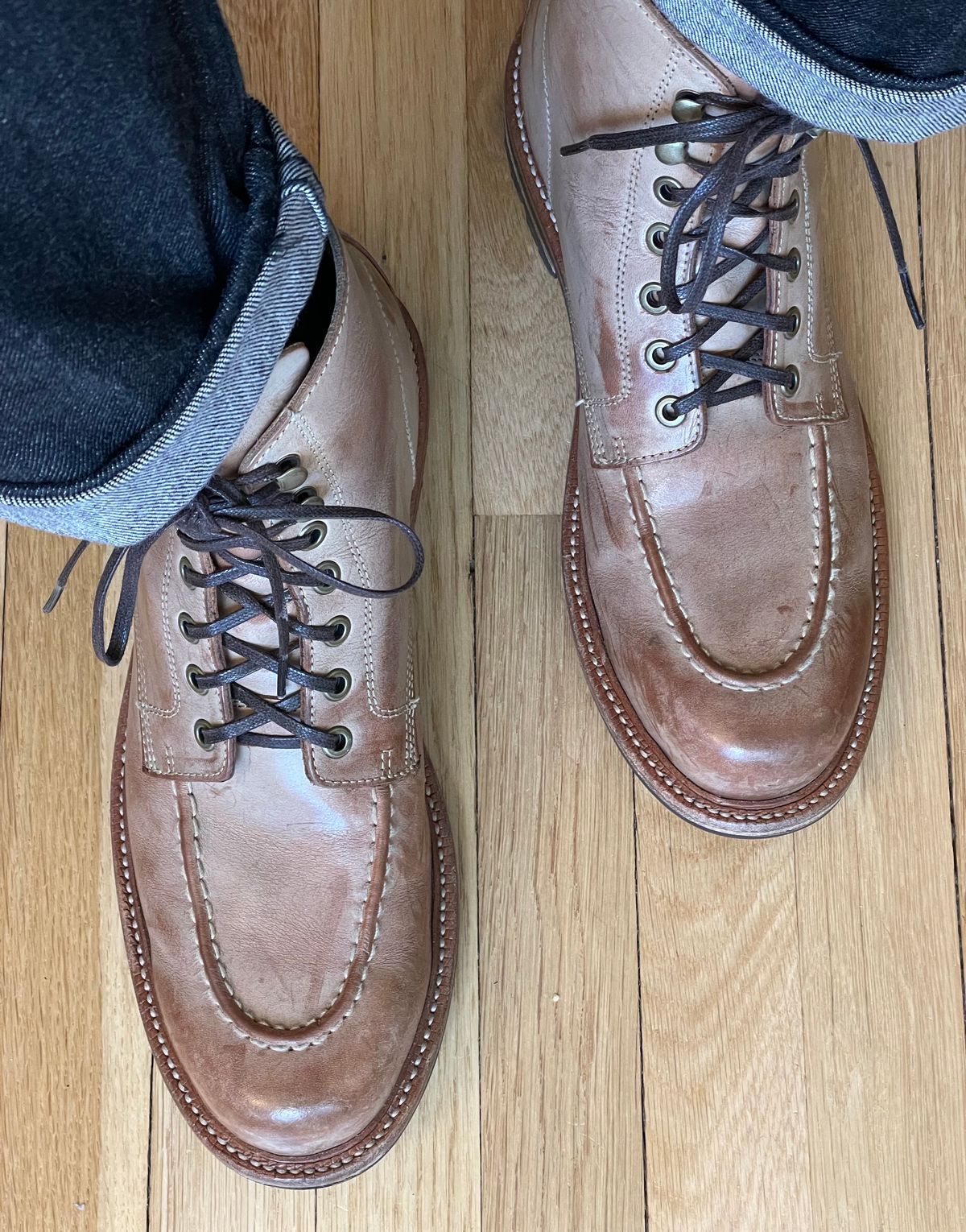 Photo by goodboots_badfeet on February 21, 2025 of the Grant Stone Brass Boot in Ghost Burro.