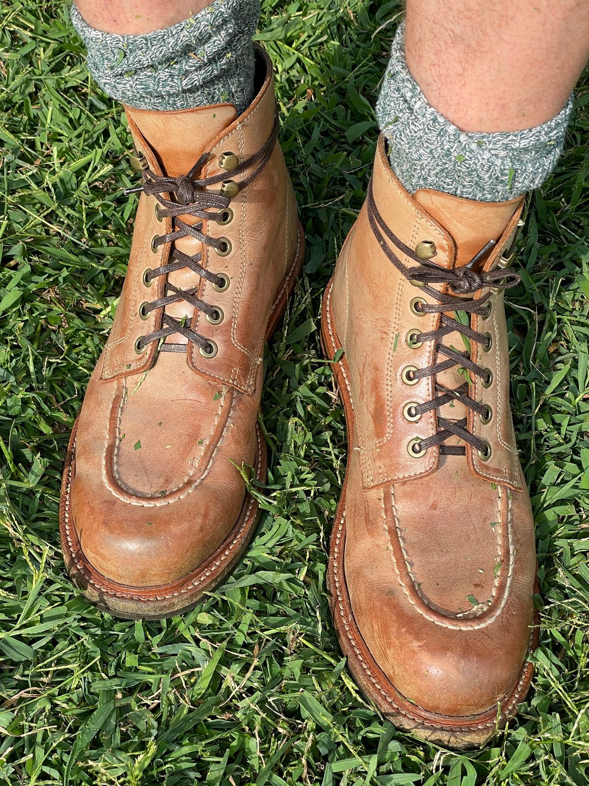 Photo by goodboots_badfeet on August 17, 2025 of the Grant Stone Brass Boot in Ghost Burro.