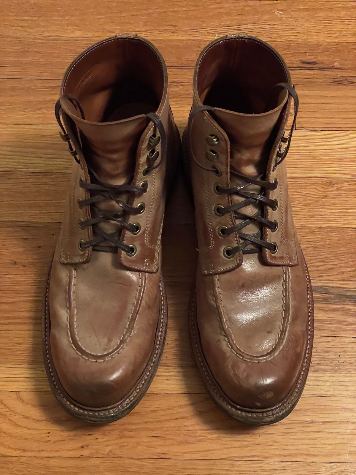 Photo by goodboots_badfeet on August 21, 2025 of the Grant Stone Brass Boot in Ghost Burro.