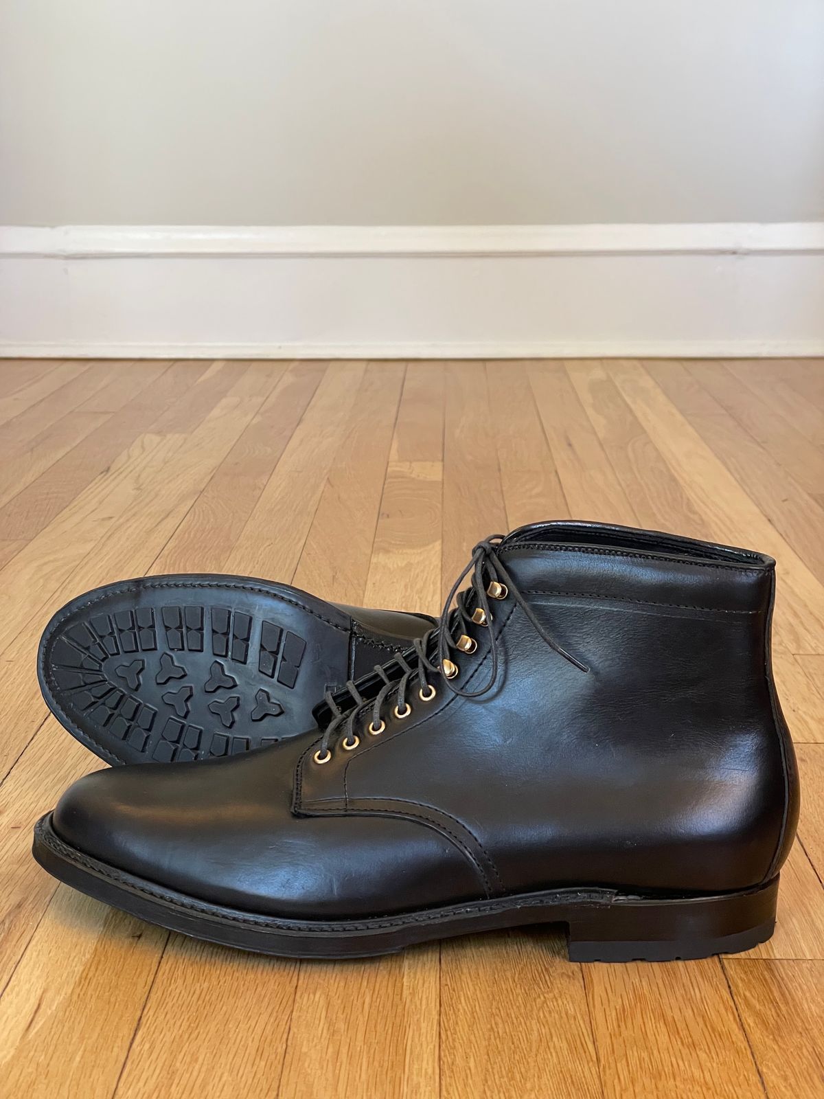 Photo by goodboots_badfeet on October 5, 2023 of the Alden Plain Toe Boot in Horween Black Chromexcel.