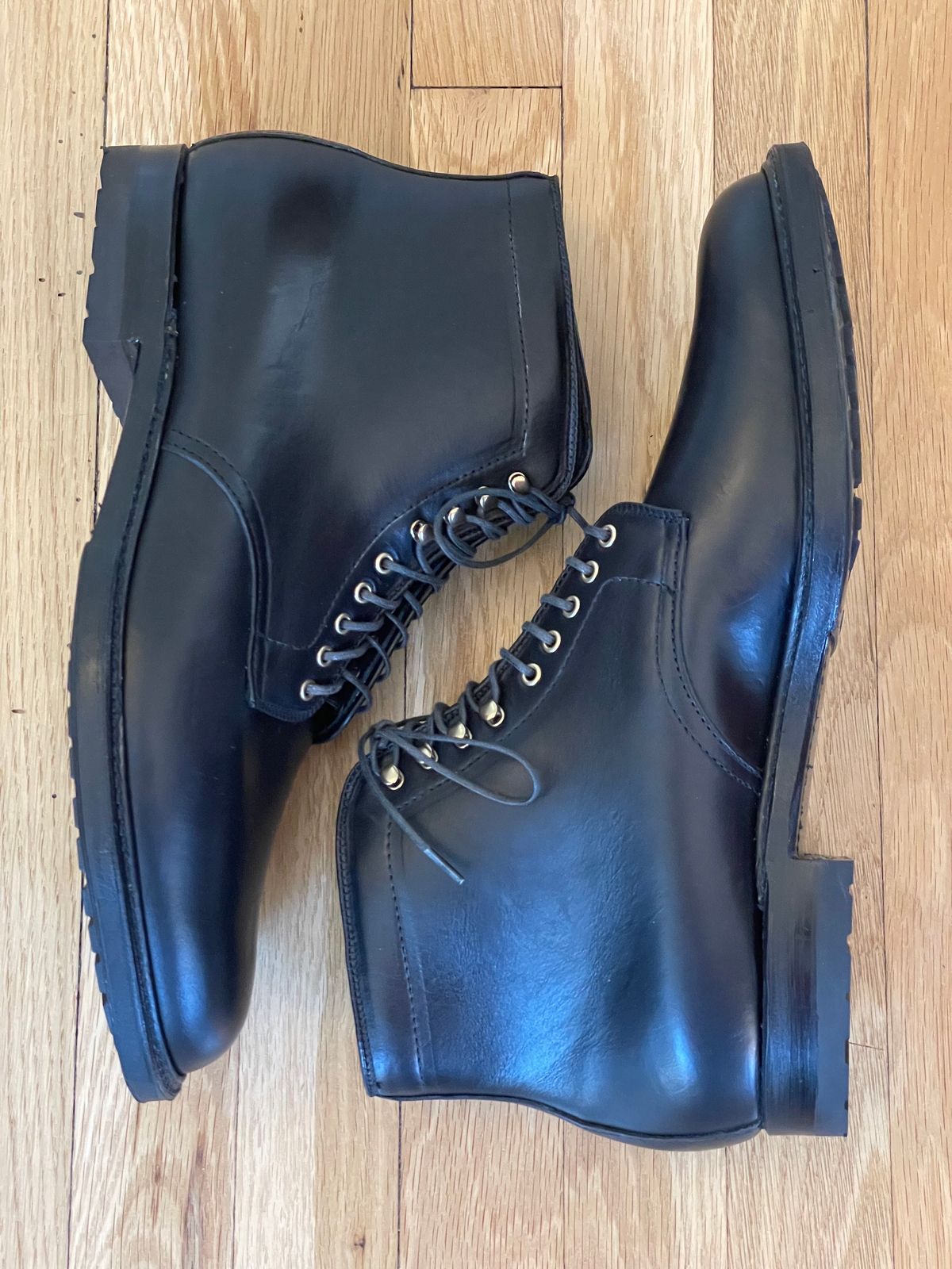Photo by goodboots_badfeet on October 5, 2023 of the Alden Plain Toe Boot in Horween Black Chromexcel.