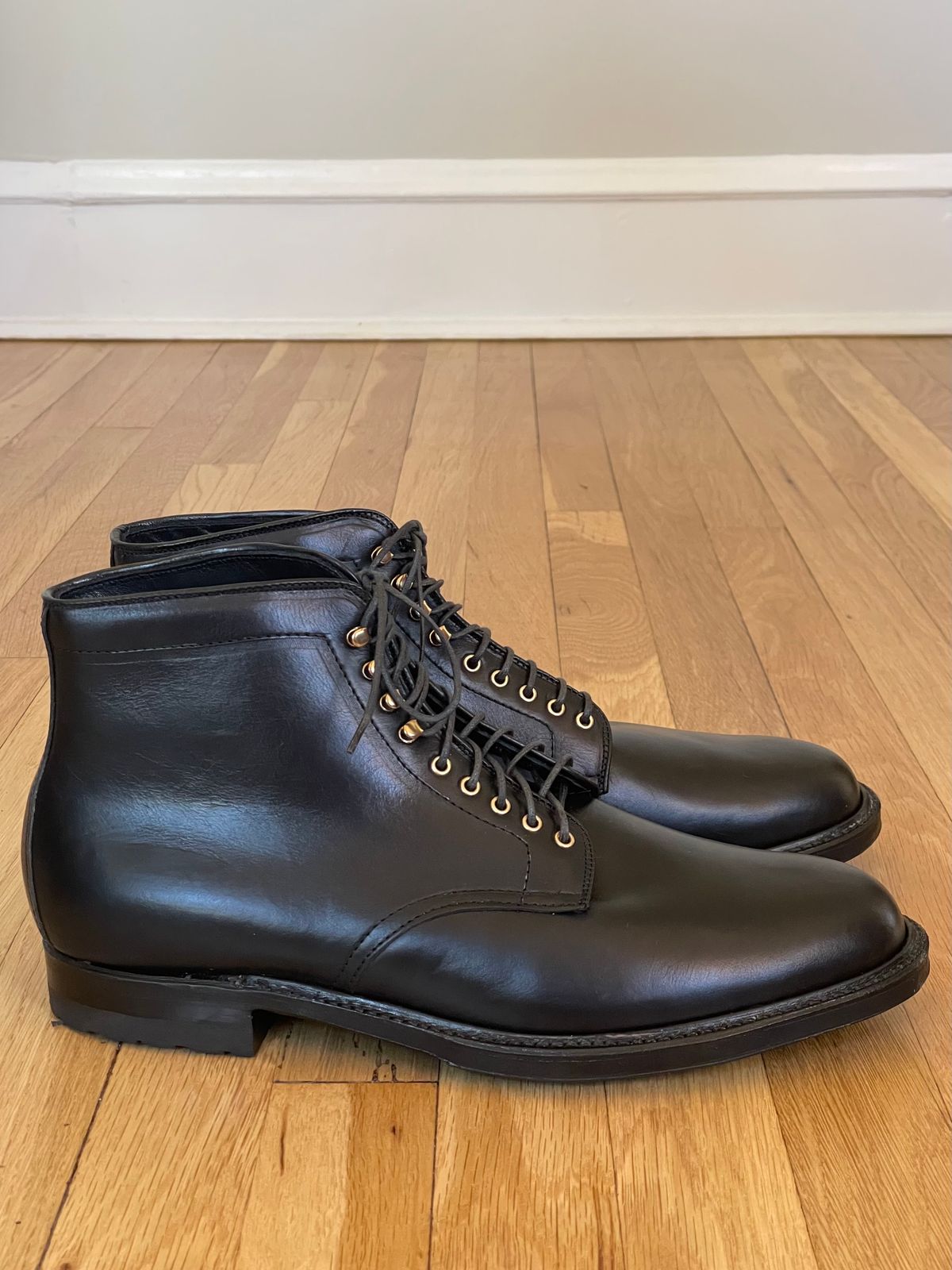 Photo by goodboots_badfeet on October 5, 2023 of the Alden Plain Toe Boot in Horween Black Chromexcel.