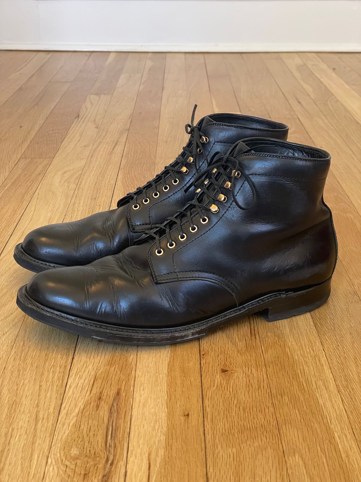 Photo by goodboots_badfeet on November 2, 2023 of the Alden Plain Toe Boot in Horween Black Chromexcel.