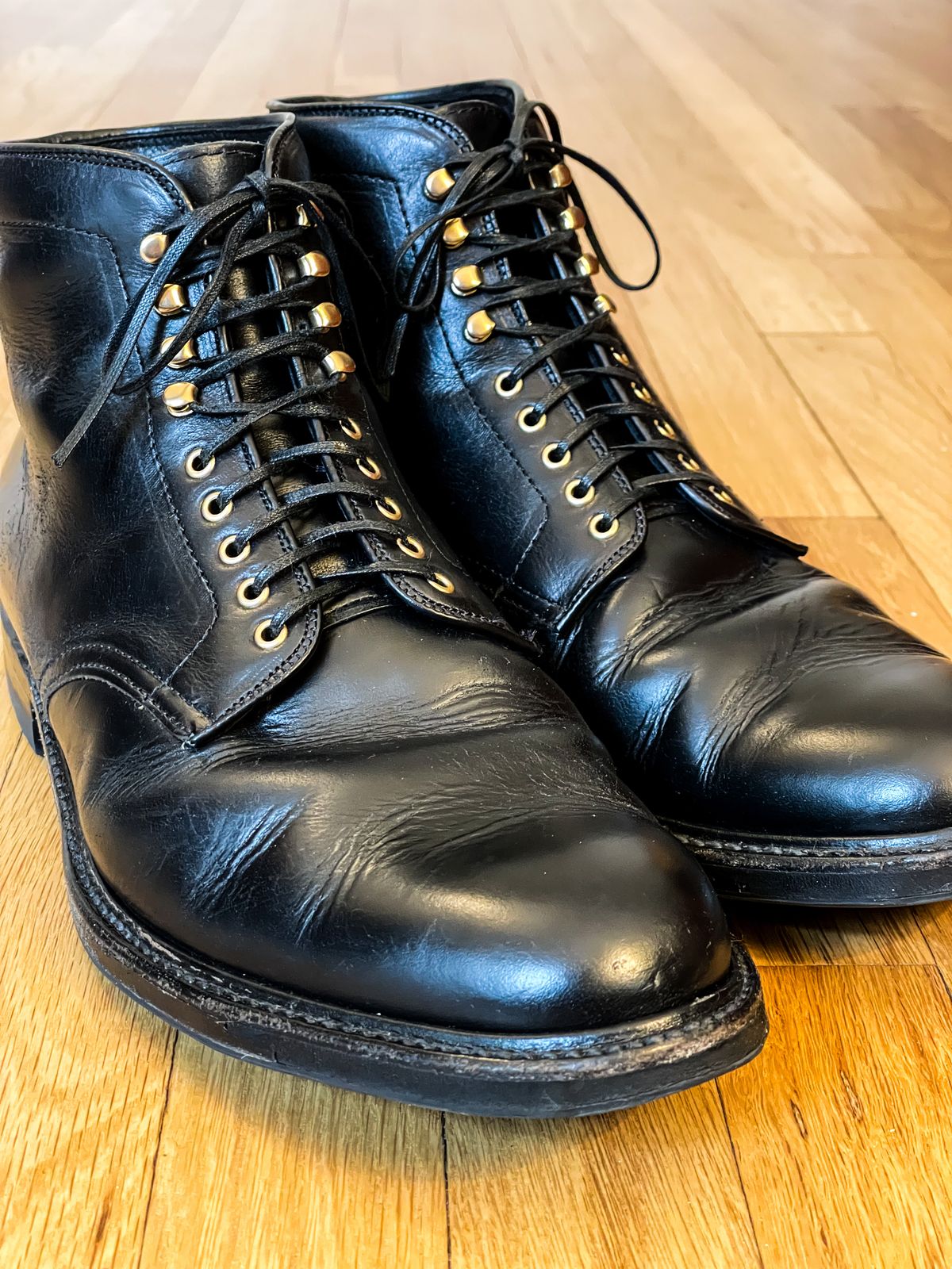Photo by goodboots_badfeet on December 3, 2023 of the Alden Plain Toe Boot in Horween Black Chromexcel.
