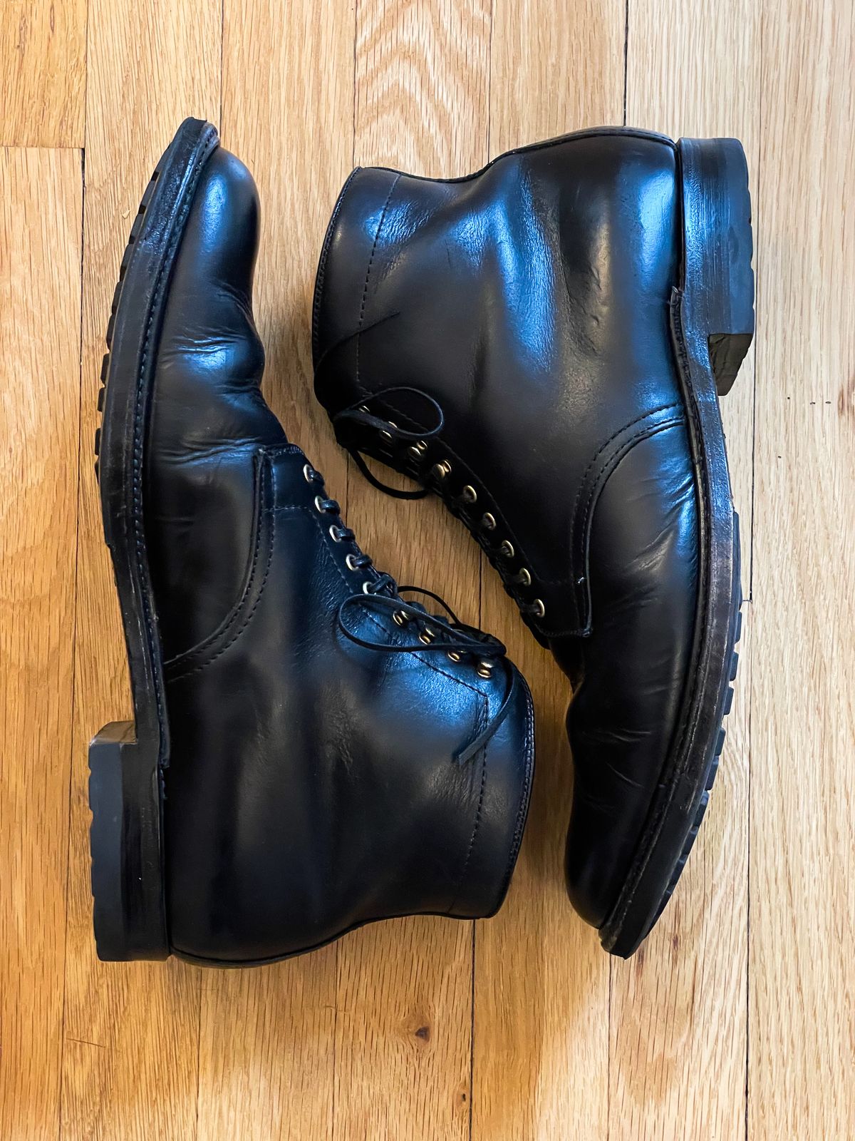 Photo by goodboots_badfeet on December 3, 2023 of the Alden Plain Toe Boot in Horween Black Chromexcel.
