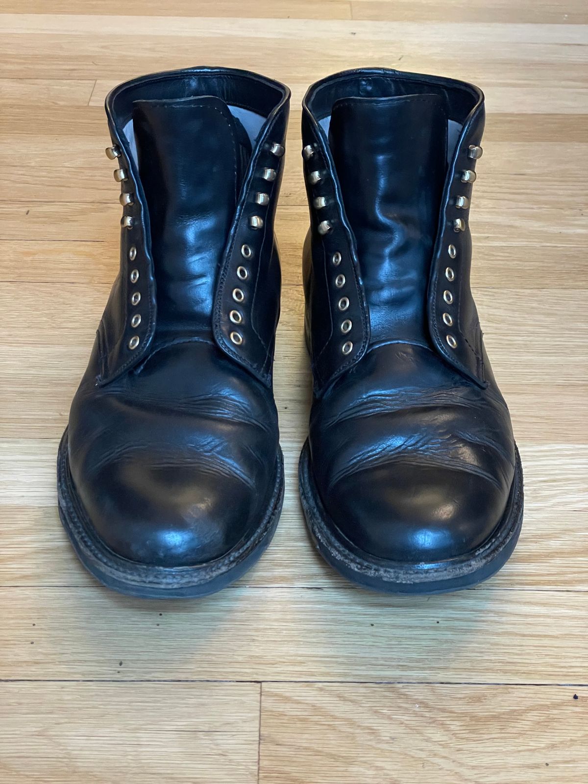 Photo by goodboots_badfeet on January 1, 2024 of the Alden Plain Toe Boot in Horween Black Chromexcel.